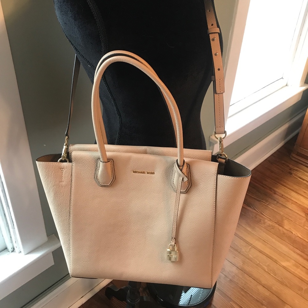 Tan Michael Kors Tote bag with body strap